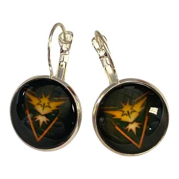 Pokémon Pokéball Dangle Earrings – Gamer Jewelry Gift – Geek Chic – NEW - Picture 2 of 4